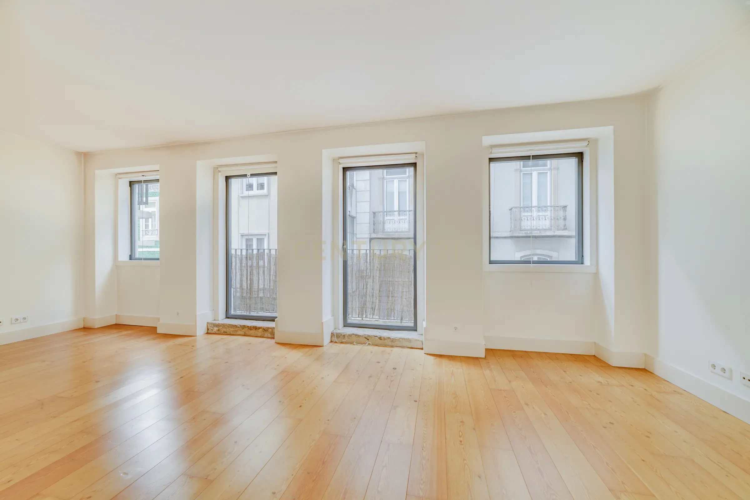 Encantador T2 de 81,5m² no coração do Príncipe Real - Image 1