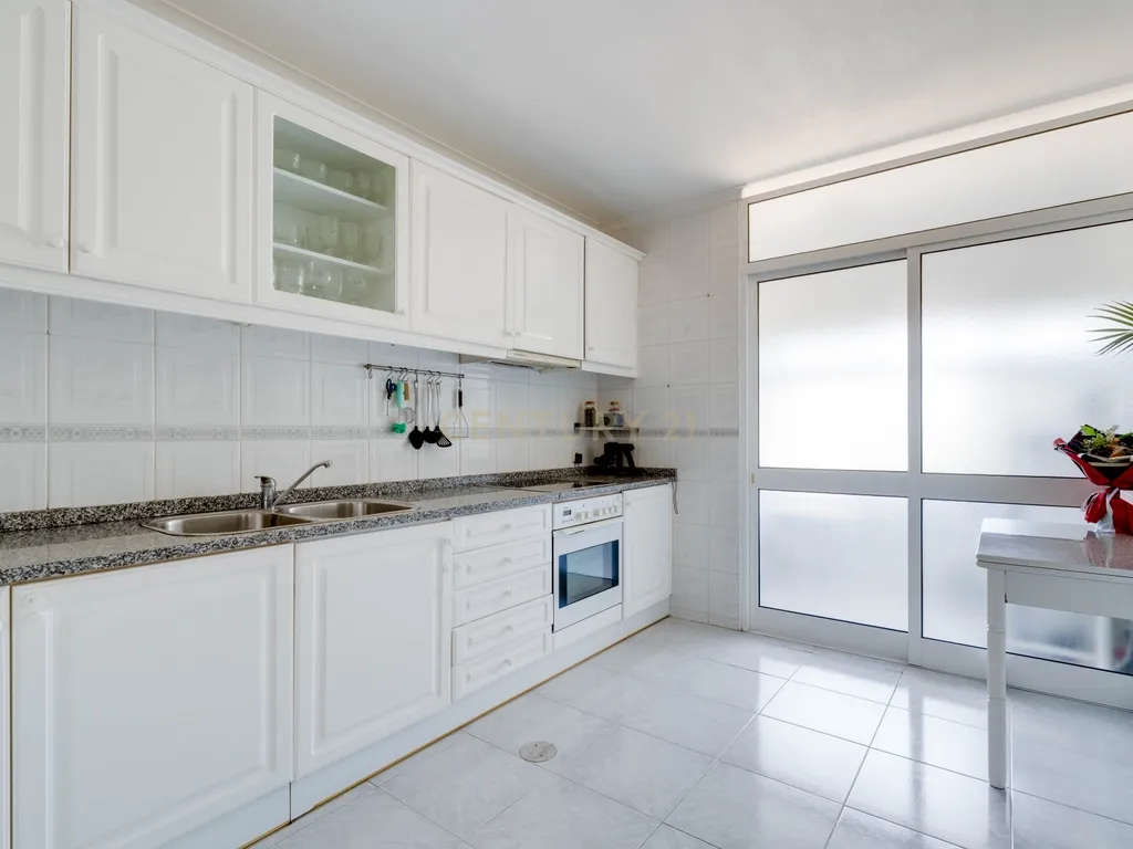 Apart: T1+1 Exclusivo para Venda em São Félix da Marinha - Image 3
