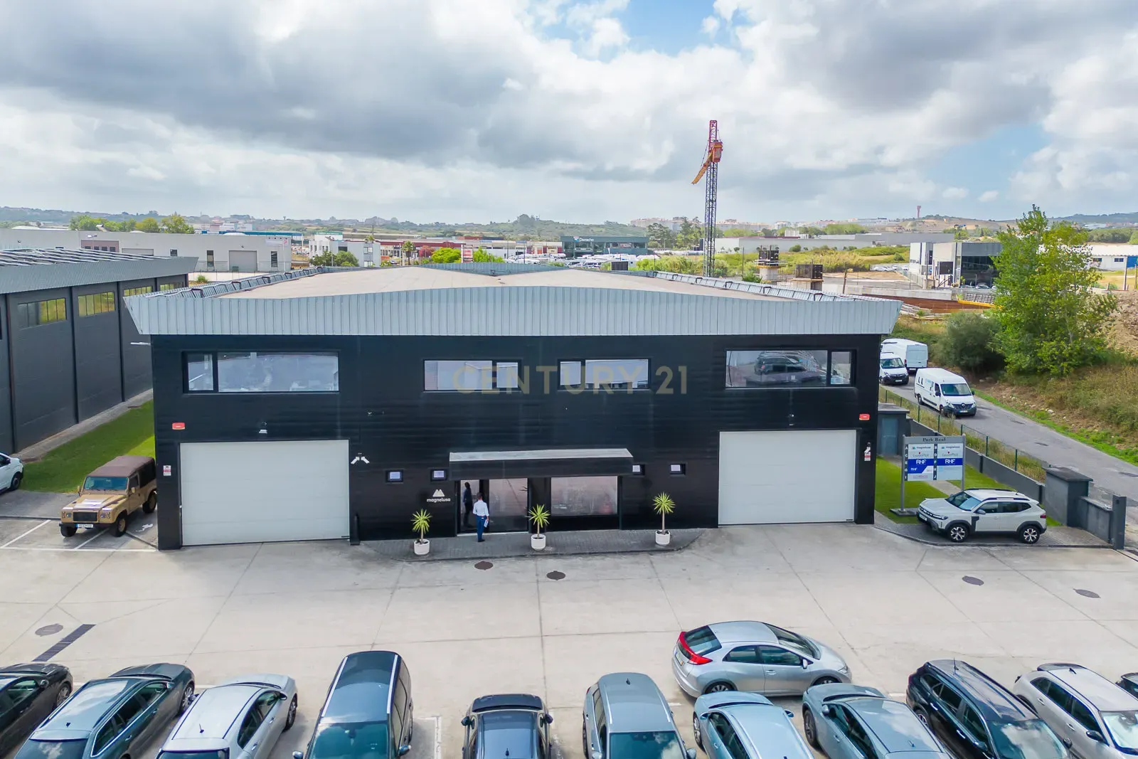 Fotografia 7 de Excelente Oportunidade Empresarial: Conjunto de 3 Armazéns Integrados com 1.400 m² de Área Total