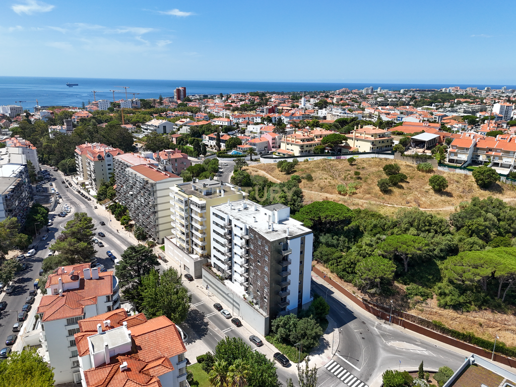 Elegante Apartamento T3 no Estoril com Box Fechada para 3 carros a poucos metros da praia - Image 38