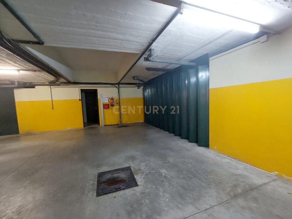 Apartamento T2 em Matosinhos com Garagem e Varanda - Image 18