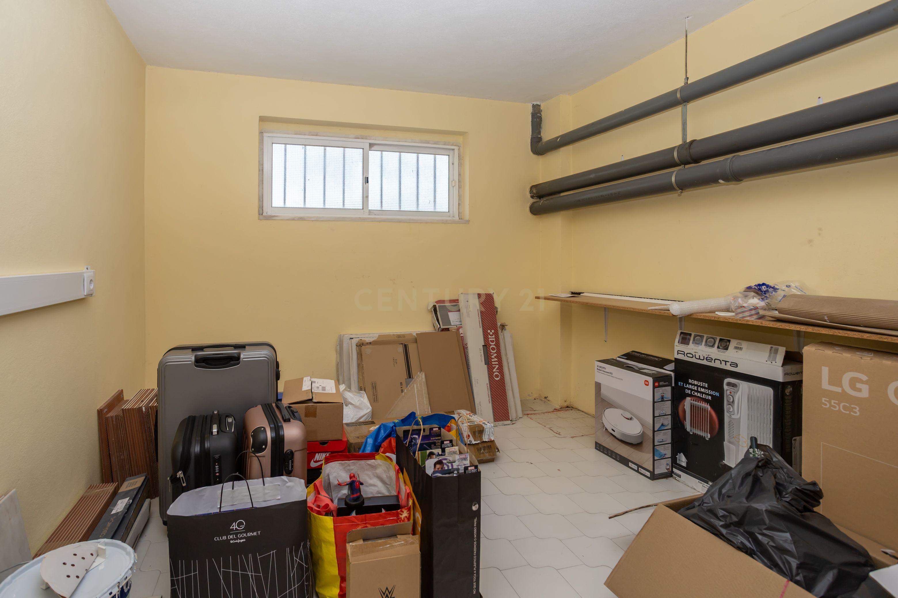 Apartamento T3 Remodelado | Bairro Novo | Seixal - Image 22