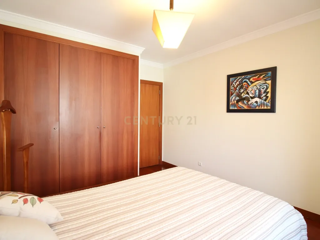 T3 remodelado com garagem para 2 carros no Bairro das Artes - Porto - Image 26