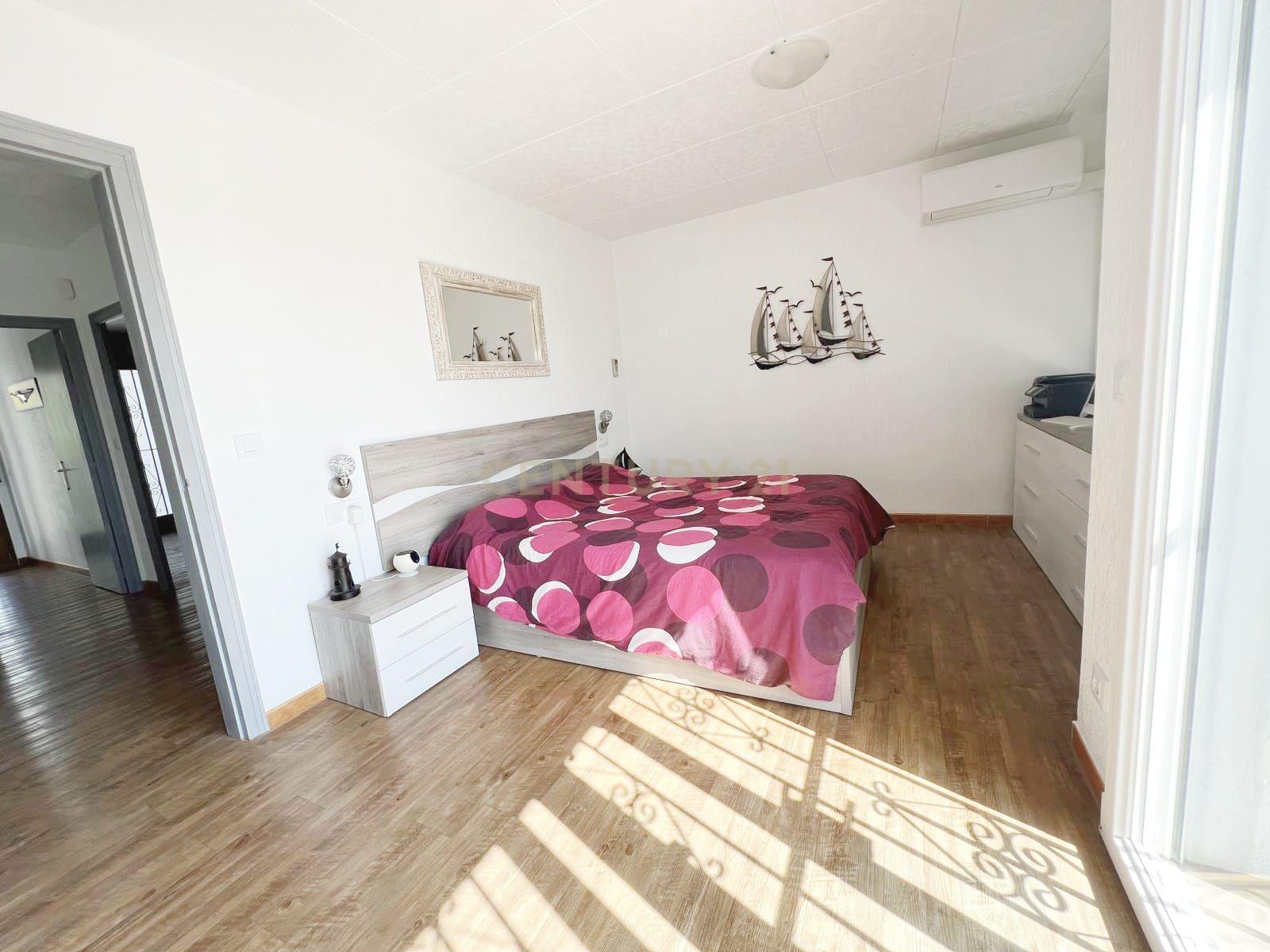 Luxuosa Moradia com Vista Panorâmica em Girona, Cataluña - Image 27