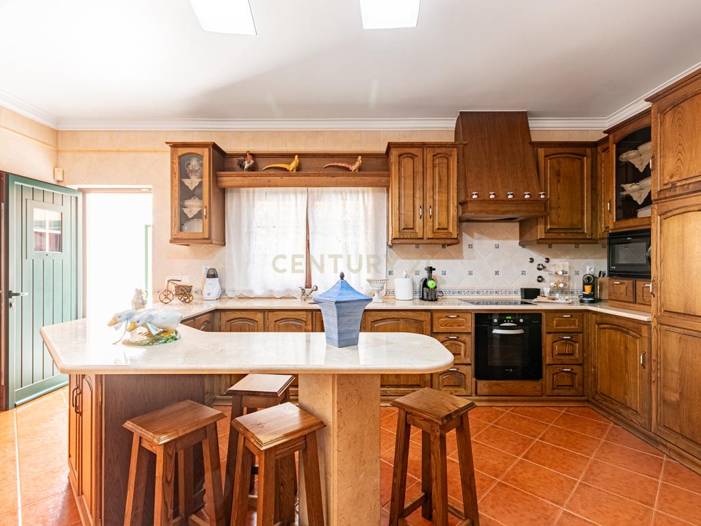 MORADIA T4 - SANTARÉM - Conforto, Elegância e Funcionalidade - Image 30
