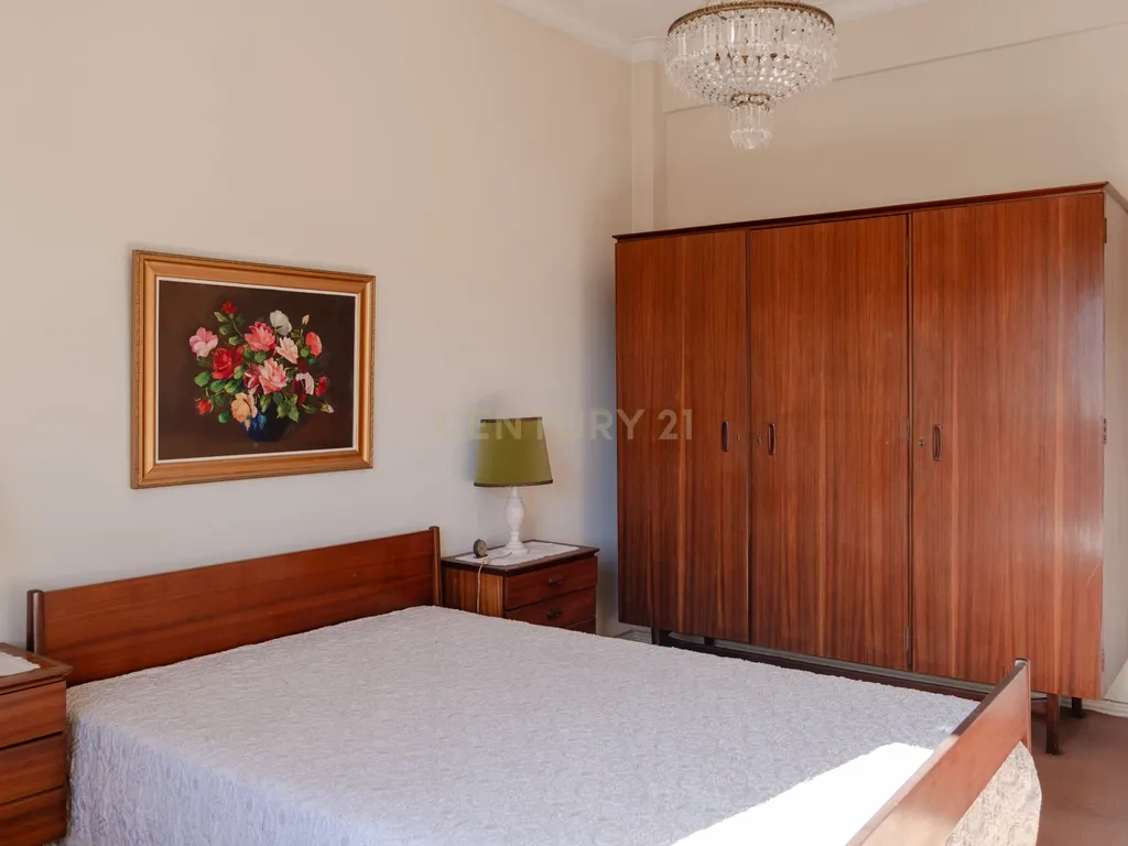 Apartamento na Póvoa de Santo Adrião | Ideal para Habitação Própria ou Investimento - Image 8