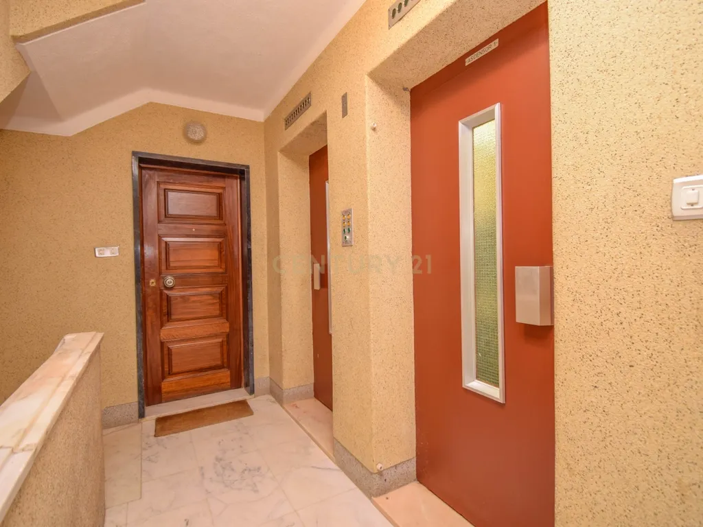 Apartamento T3 com Vista Mar, em São João do Estoril - Image 22
