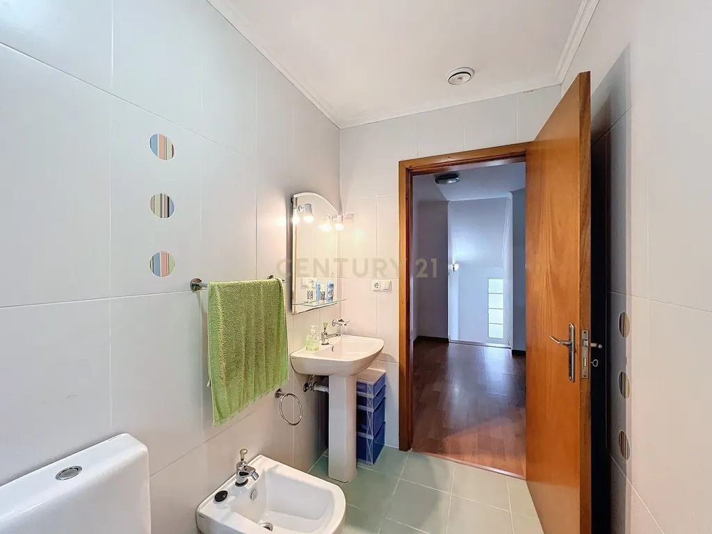 Casa T4 com Vista Mar em Povoação, Ilha de São Miguel - Image 28