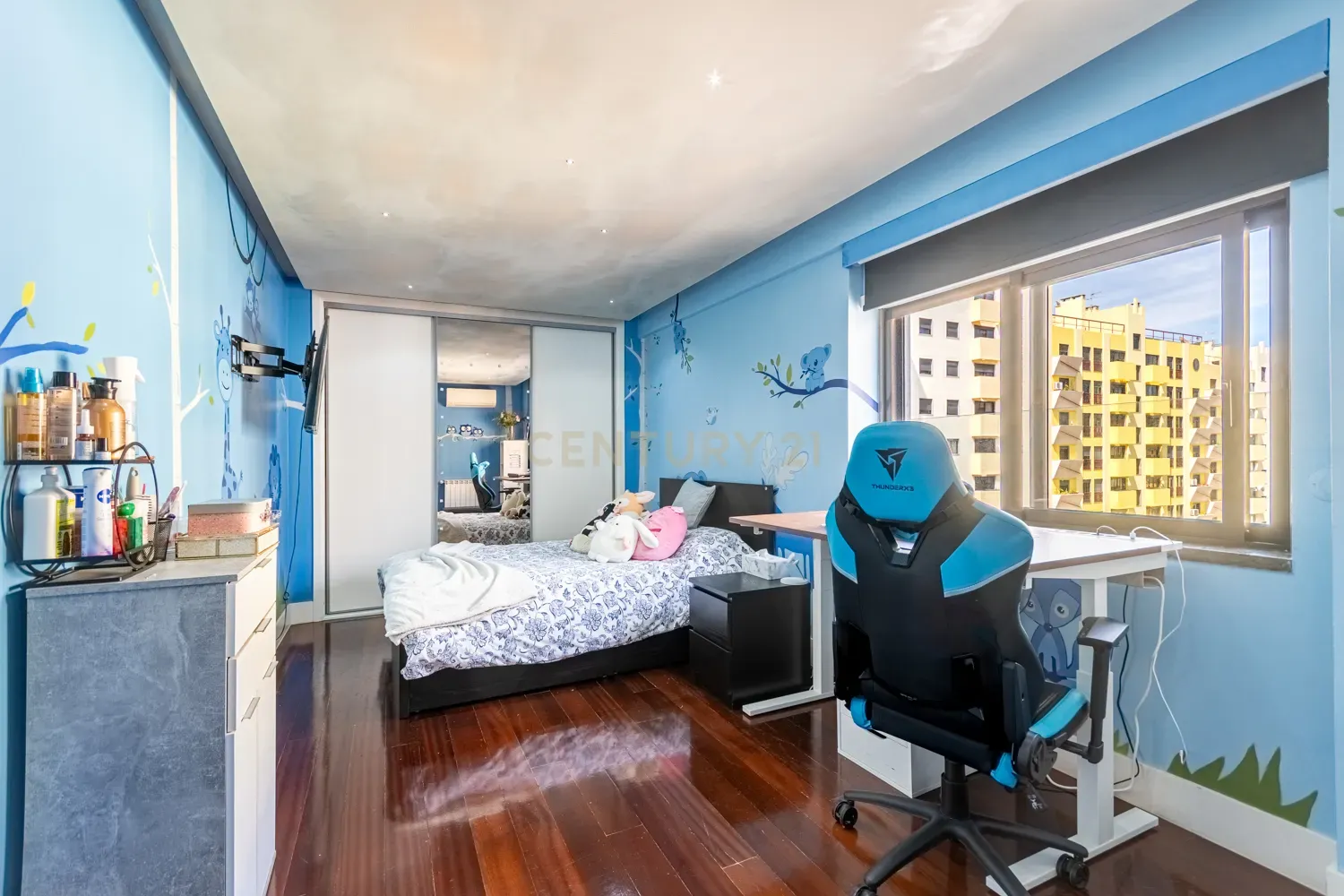 Fotografia 7 de Apartamento T3 convertido em T2 com Closet e Parqueamento na Quinta Nova – Odivelas