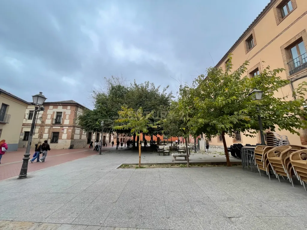 Edifício em Alcalá de Henares, Madrid - 9 Quartos, 9 WC - Image 2