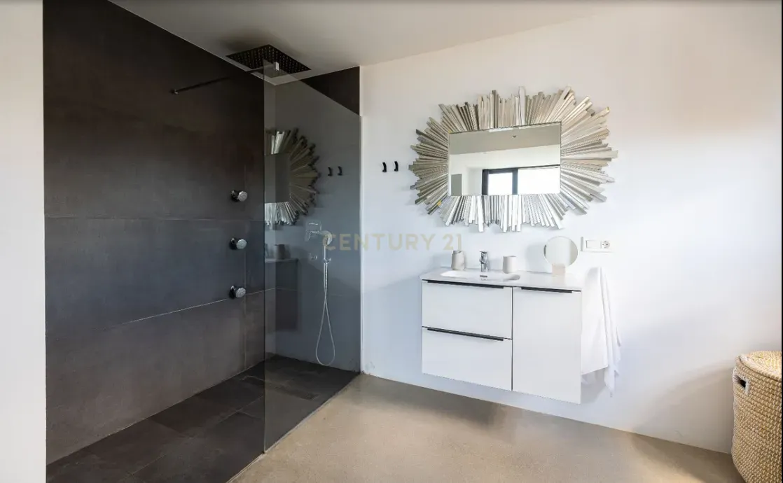 Luxuosa Moradia com Piscina e Jardim em Málaga, Andalucía - Image 31