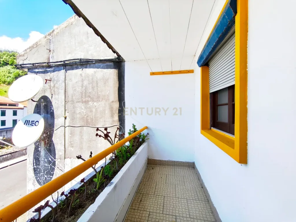 Apartamento T2 no centro da Vila da Povoação, excelente oportunidade de investimento em São Miguel - Image 3