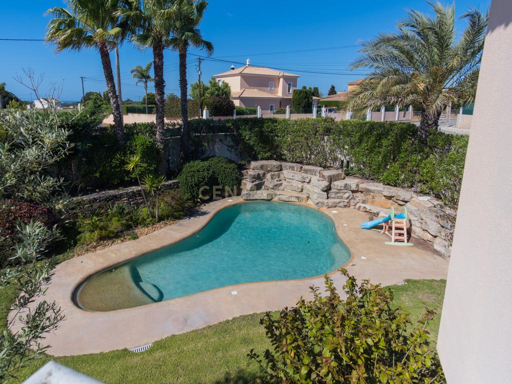 Moradia T5 com Piscina e Jardim em Lagoa, Faro - Image 27