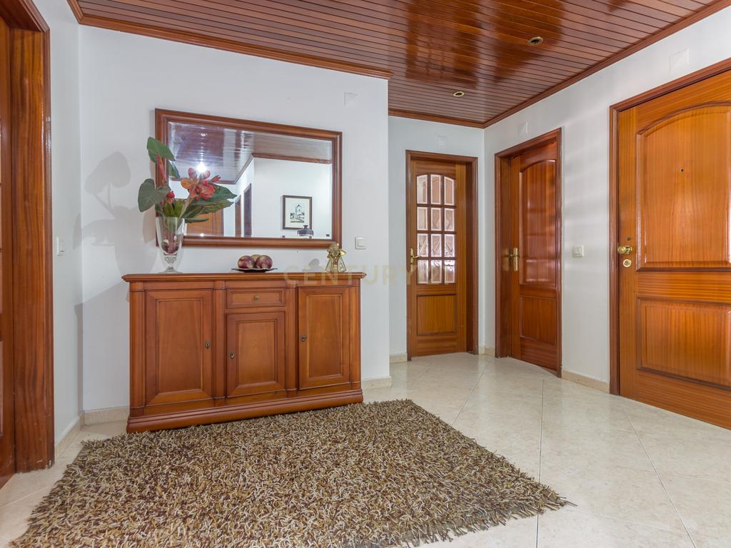 Apartamento T3 em Baixa da Banheira com Garagem - Image 5