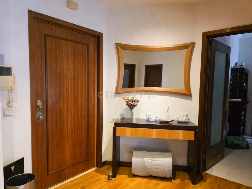 Apartamento T3 no Centro de Paredes – Espaço, Conforto e Localização Privilegiada - Image 4