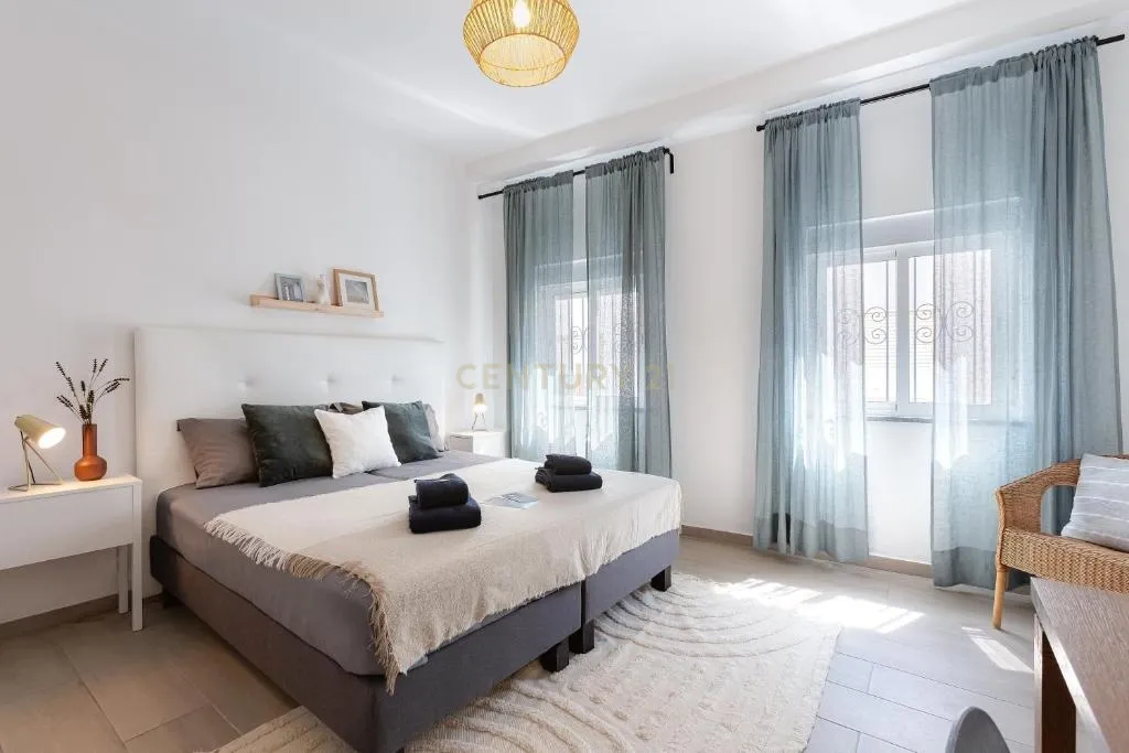 Guest House - Oportunidade de negócio no centro histórico de Lagos - Image 7