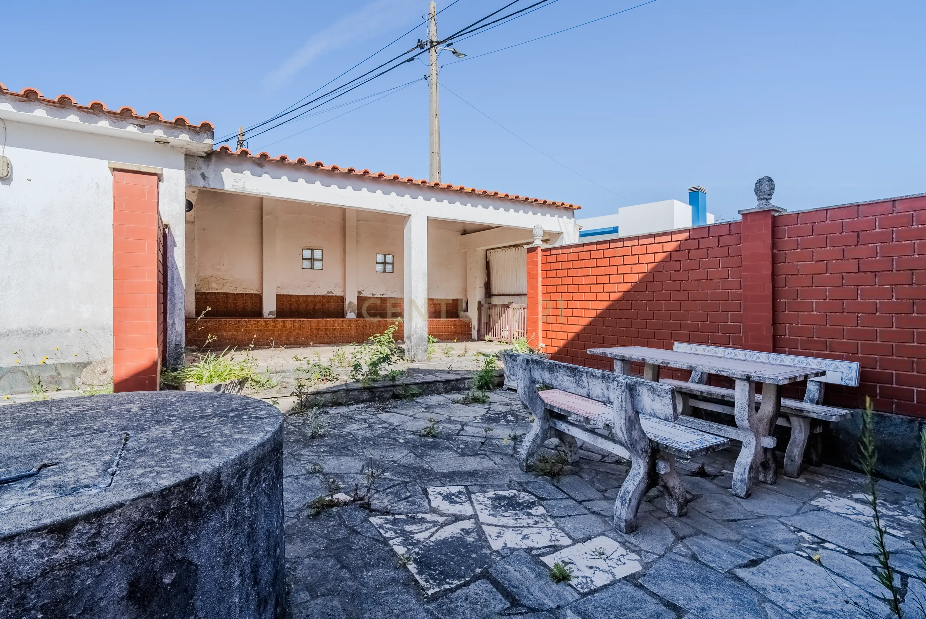MORADIA TÉRREA T2+1, COM GARAGEM E LOGRADOURO, NA SILVEIRA, A 5 MINUTOS DA PRAIA AZUL - Image 54