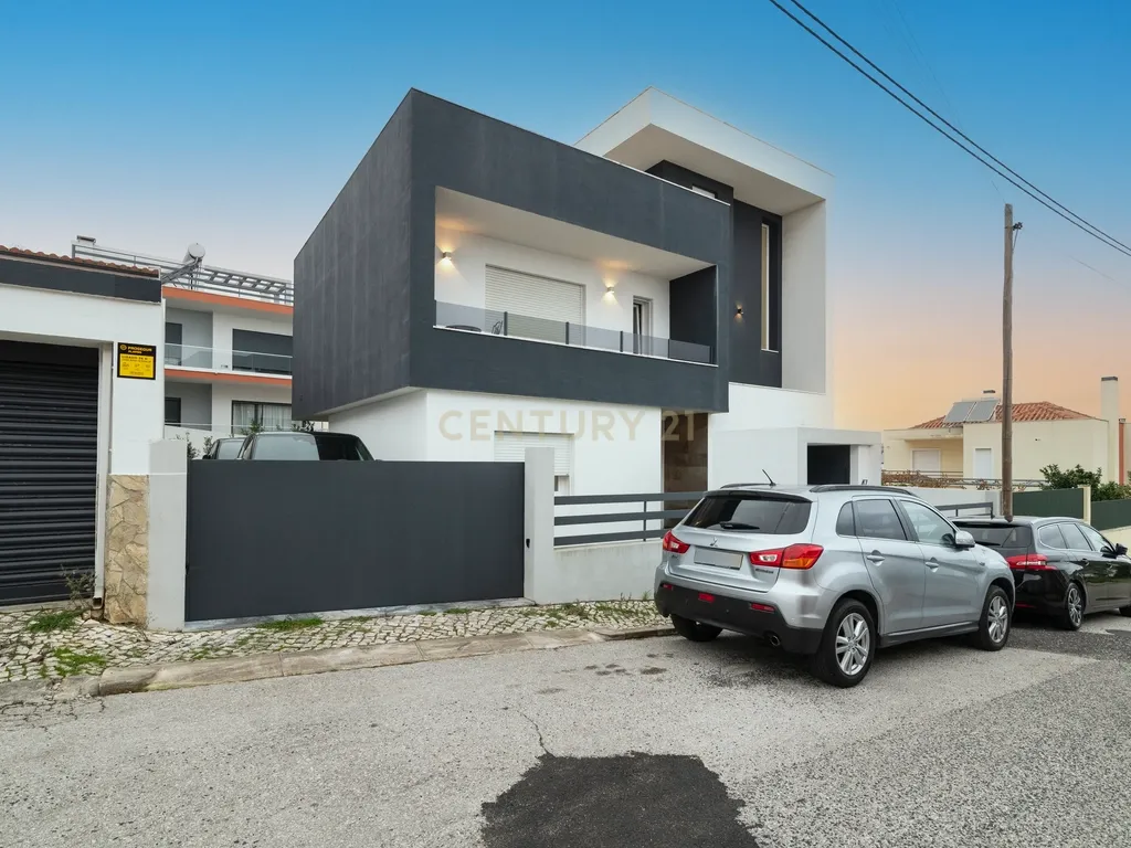 Moderna Moradia T3 em Caneças com Piscina - Image 53