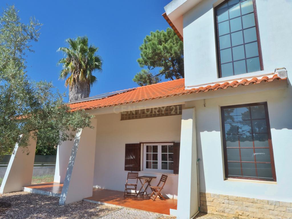 Casa T5 na Verdizela - Qualidade e Exclusividade - Image 3