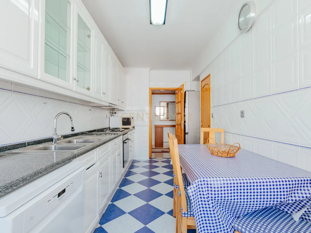 Apartamento T2 para arrendamento na Póvoa de Santa Iria - Image 5