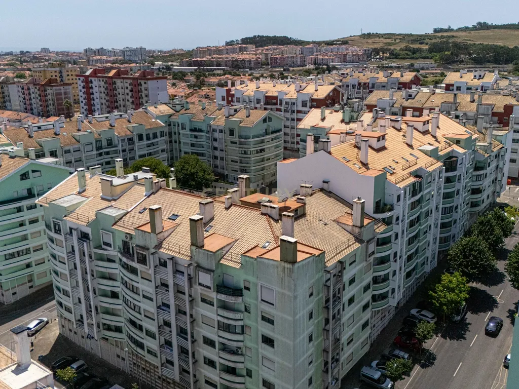 Apartamento T3 com varandas e Estacionamento | Cavaleira – Algueirão Mem Martins - Image 29