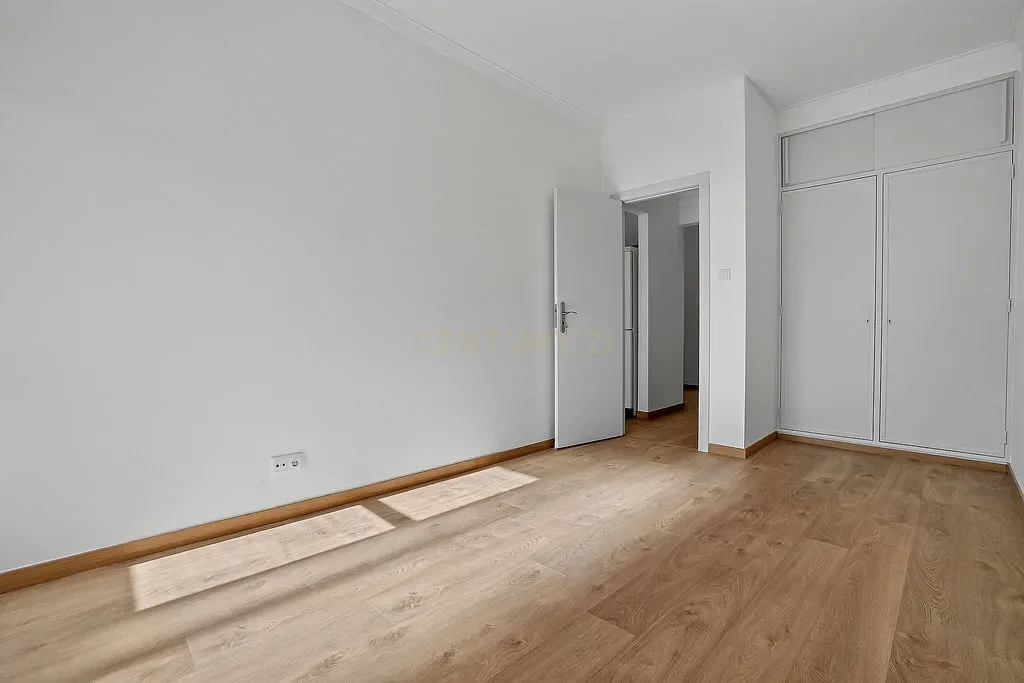 Fotografia 12 de T1 Renovado em Campo de Ourique, Lisboa