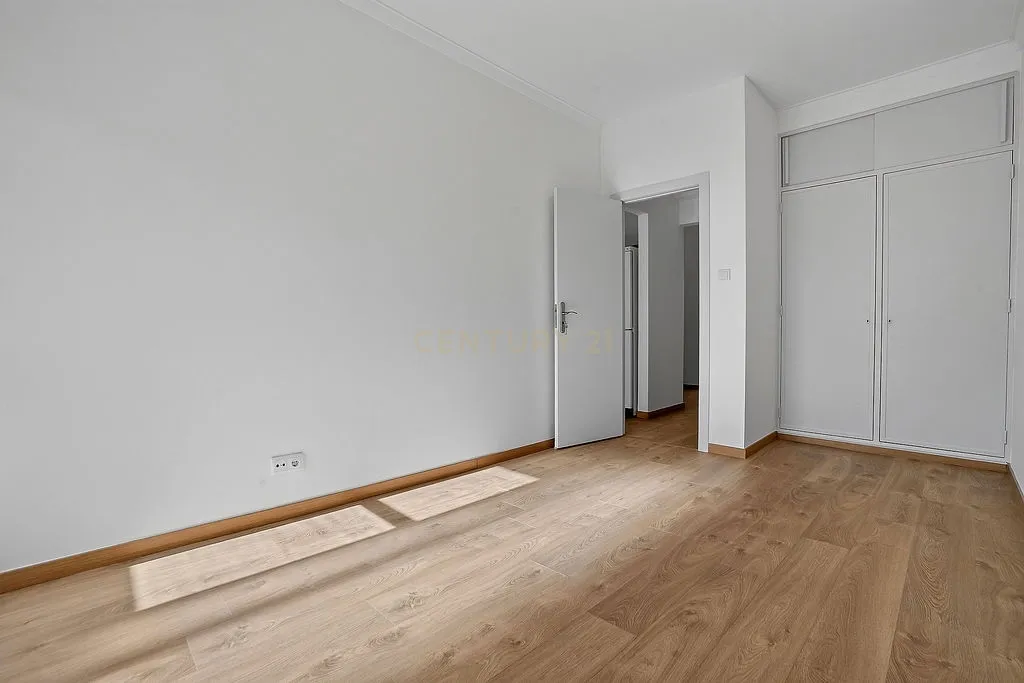 T1 Renovado em Campo de Ourique, Lisboa - Image 12