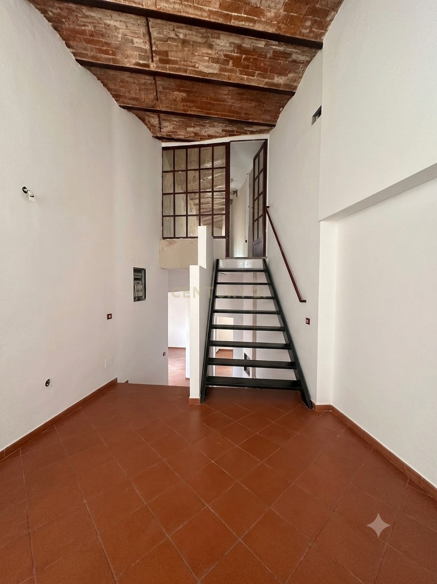 Fotografia 4 de Loja com 2 Pisos e 2 Entradas em Arroios