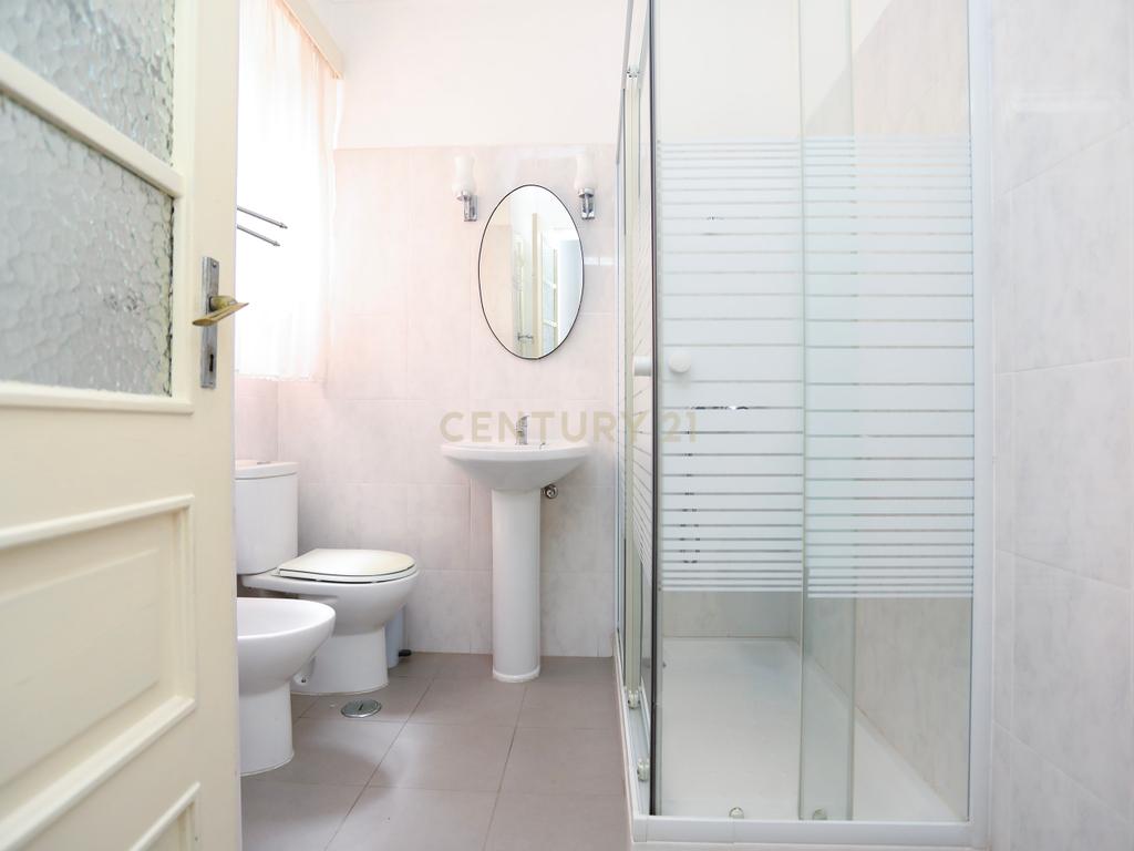 T2 | Entrecampos | 3º Andar com Elevador | 450.000€ - Image 11