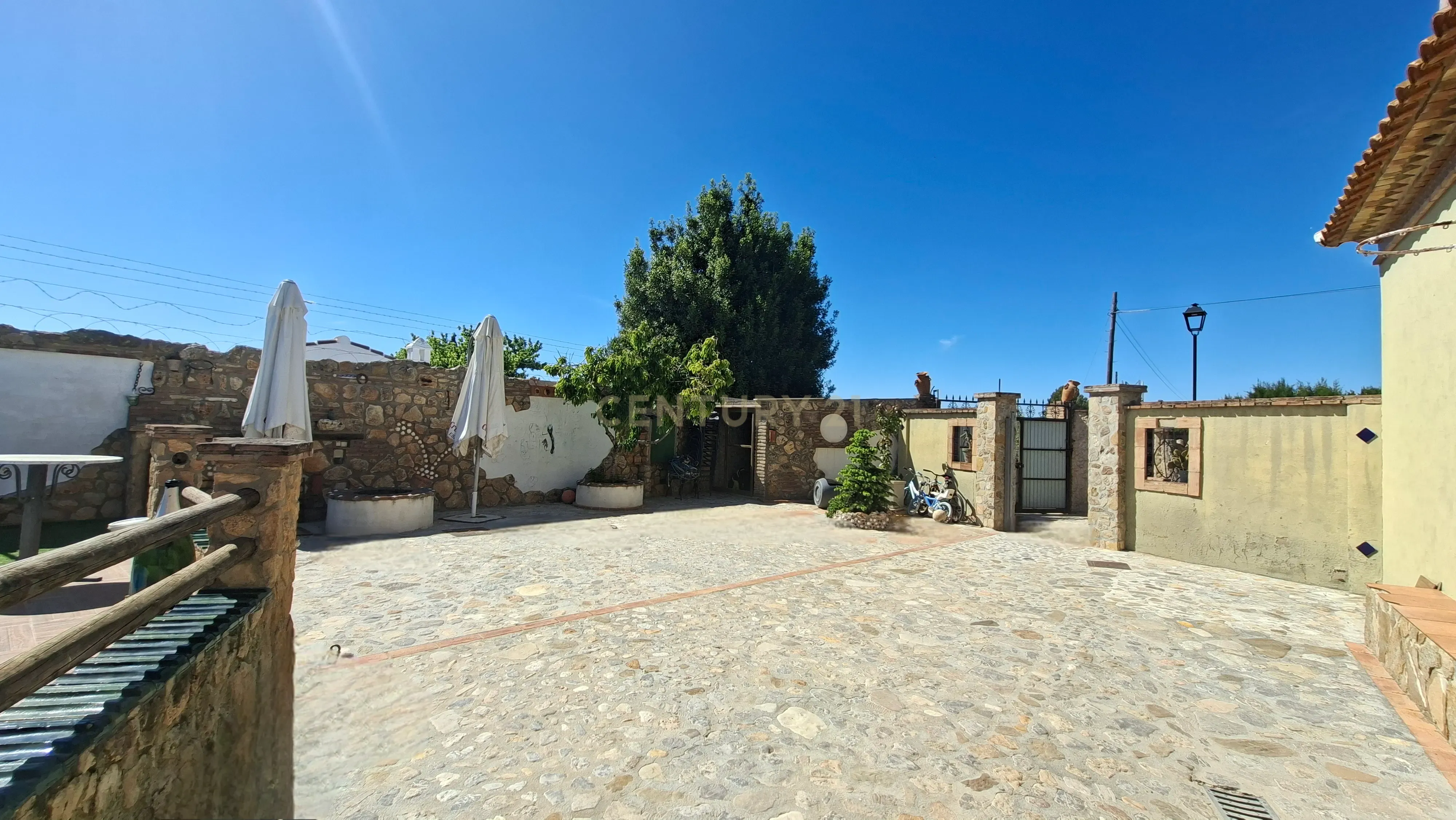 Chalé rústico com jardim e piscina em zona residencial tranquila – Arriate (a 10 minutos de Ronda) - Image 3
