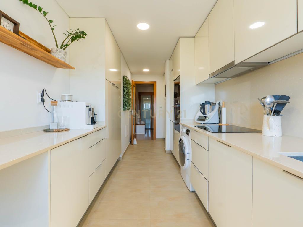T2 com 115m² na Quinta de São Macário | Varandas | Elevador | Arrecadação | Vista de mar subtil - Image 17