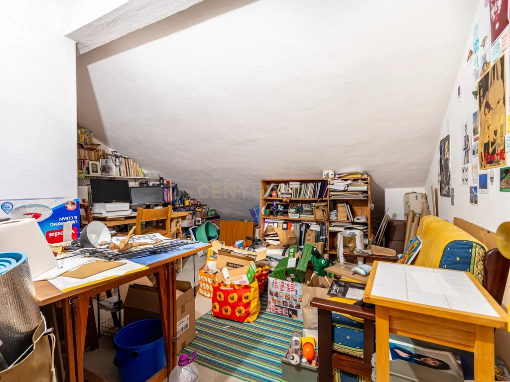 Apartamento T2 Espaçoso com Garagem Box e Arrecadação – Pedernais, Ramada - Image 15