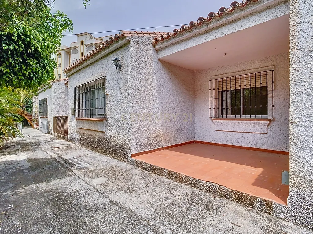 À Venda! Terreno Urbanizável com Edificações em El Limonar, Málaga - Image 26