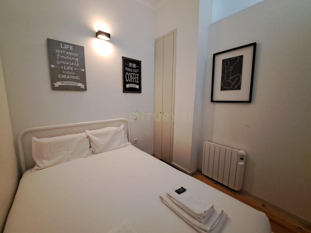 Apartamento T2 + T1 com terraço - Rua Formosa - OTIMO INVESTIMENTO - Image 14
