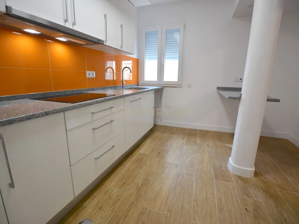 Apartamento T3 para Arrendamento no Centro de Caldas da Rainha - Image 3