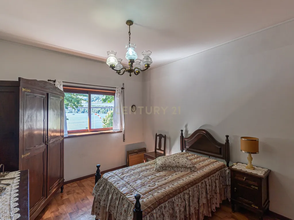 Moradia Térrea V3 na primeira linha dos Rios Douro e Tâmega com amplo jardim e garagem - Image 17