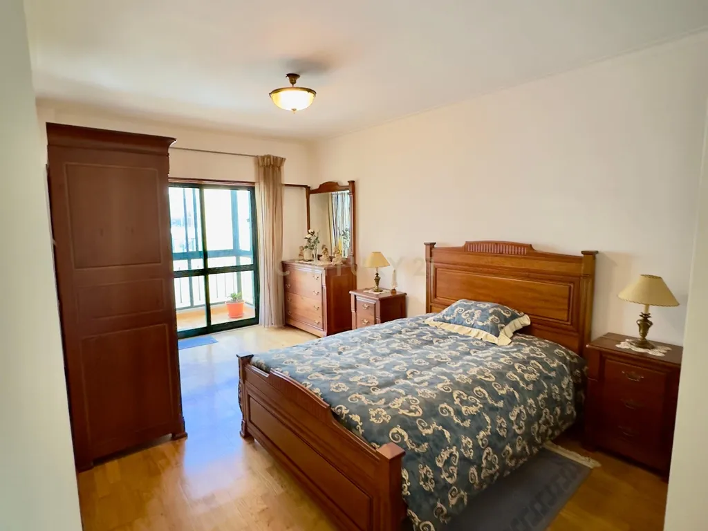 Apartamento T2 em Massamá Norte - Image 10