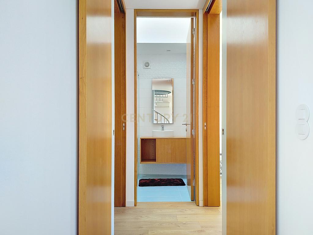 Apartamento com 2 quartos com vistas para o mar e excelente localização em  Viana do Castelo - Image 13