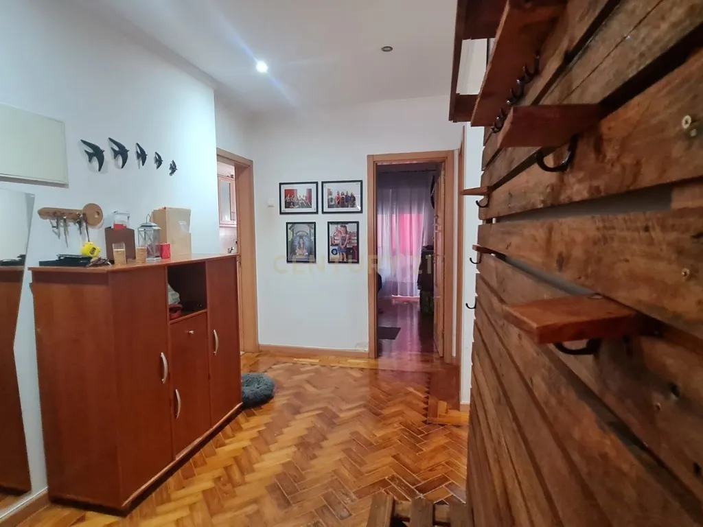 Apartamento T3 com 82m² na Amadora – Excelente Estado e Localização Privilegiada - Image 5