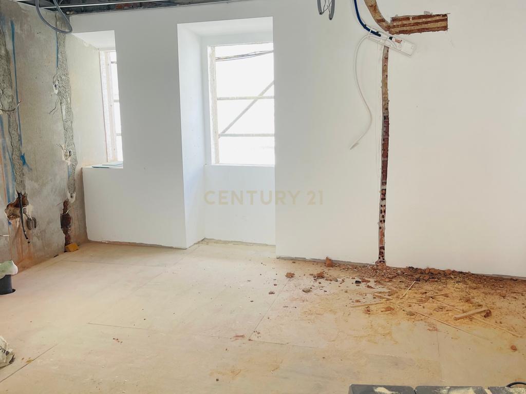 Apartamento T3 duplex Novo no centro de Setubal - Image 11