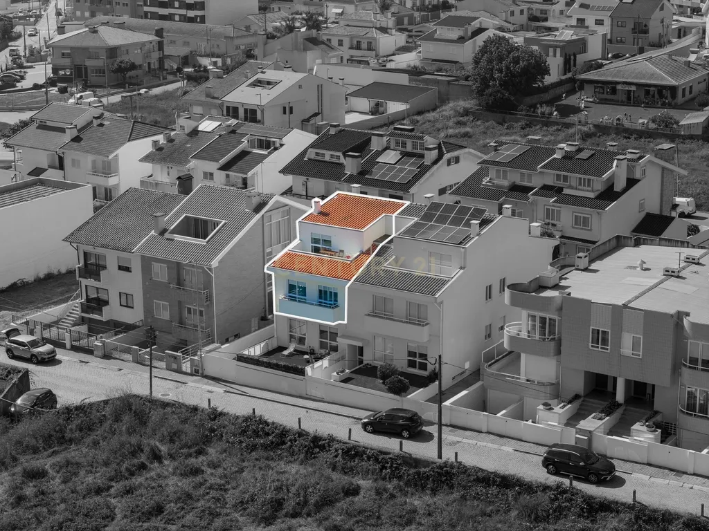 T2+2 Duplex c/ Sótão amplo (248m²) | S. Félix Marinha - Image 30