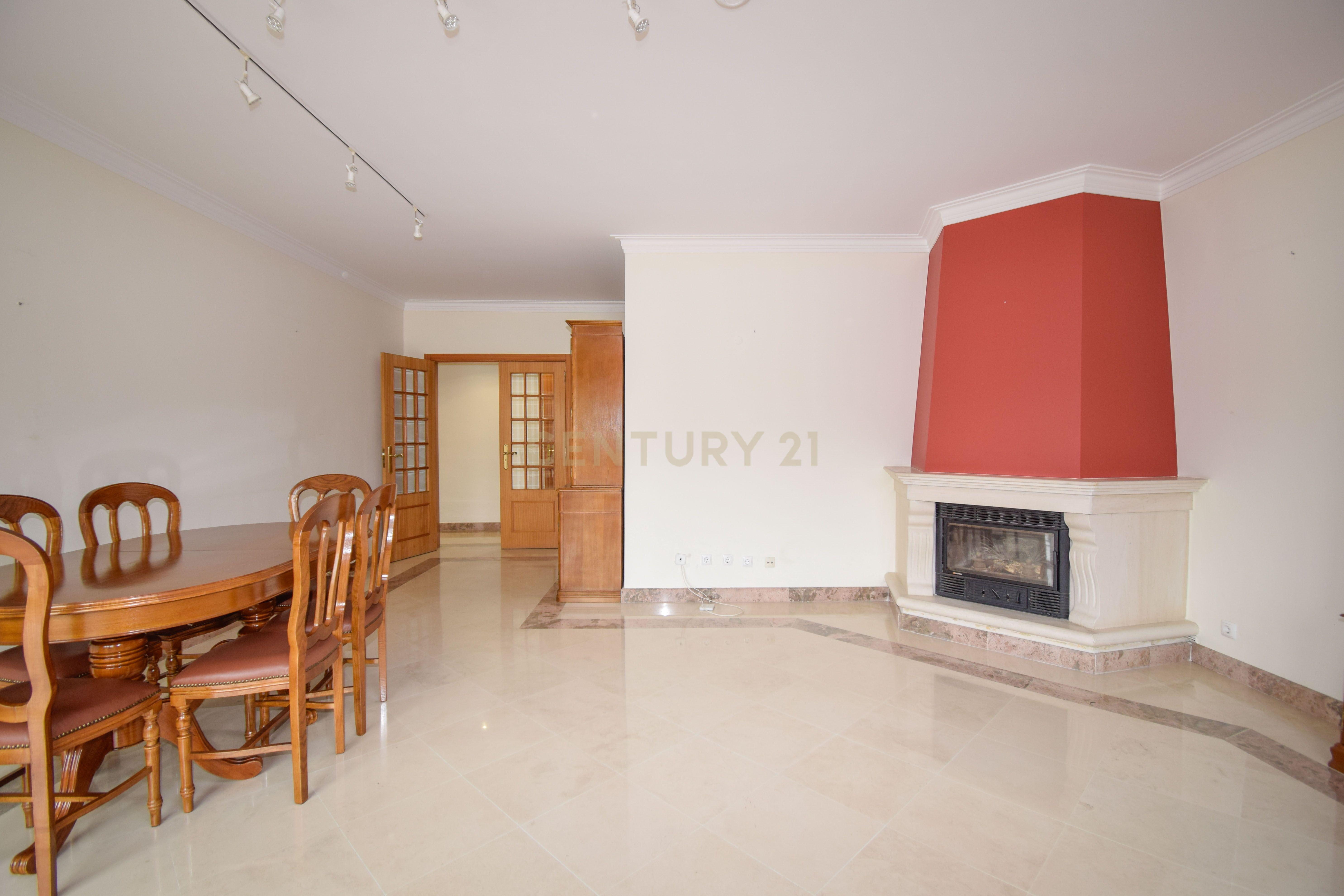 Fotografia 4 de Apartamento T3 em Loures com Garagem