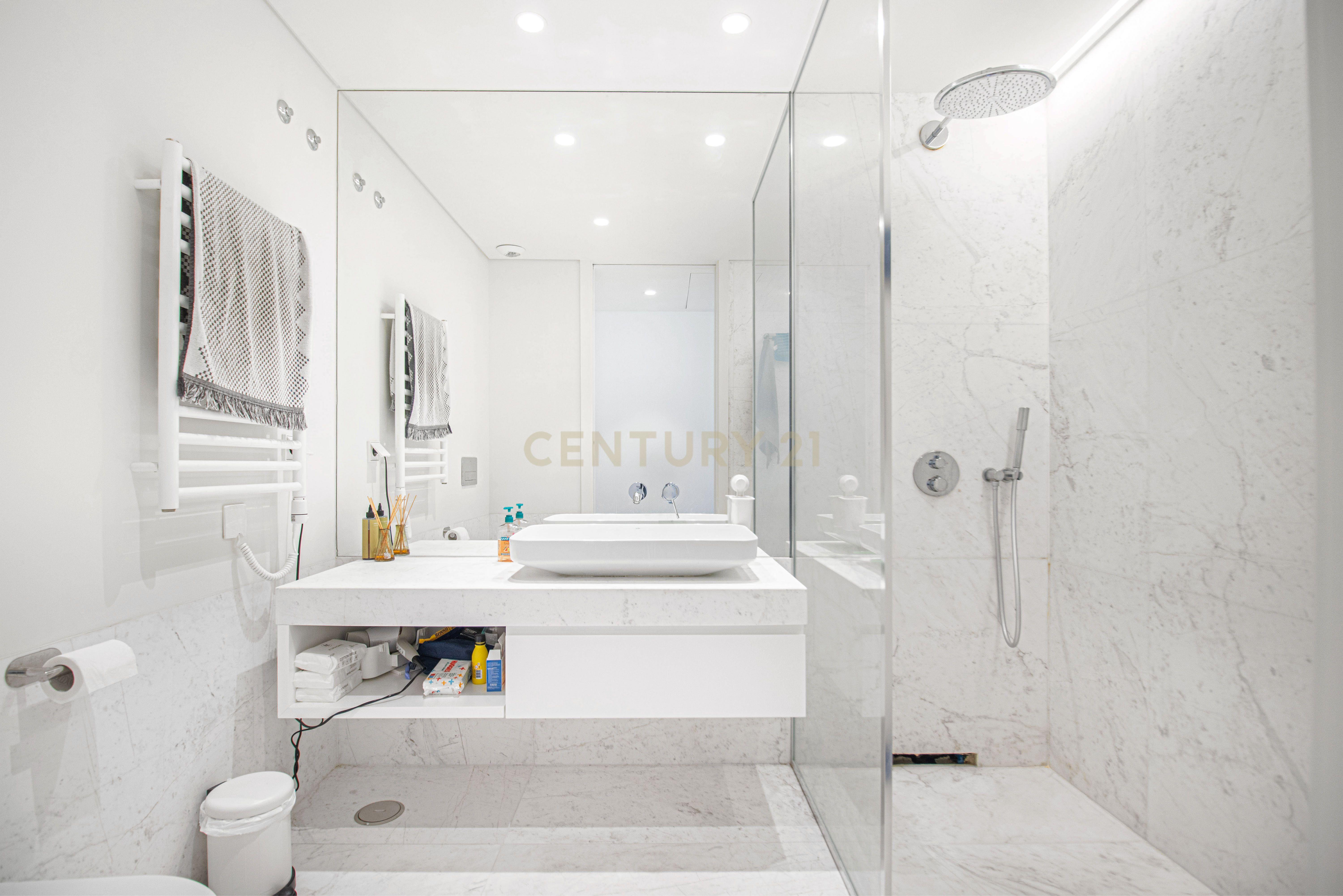 Apartamento T2 no Infinity em Campolide - Image 20
