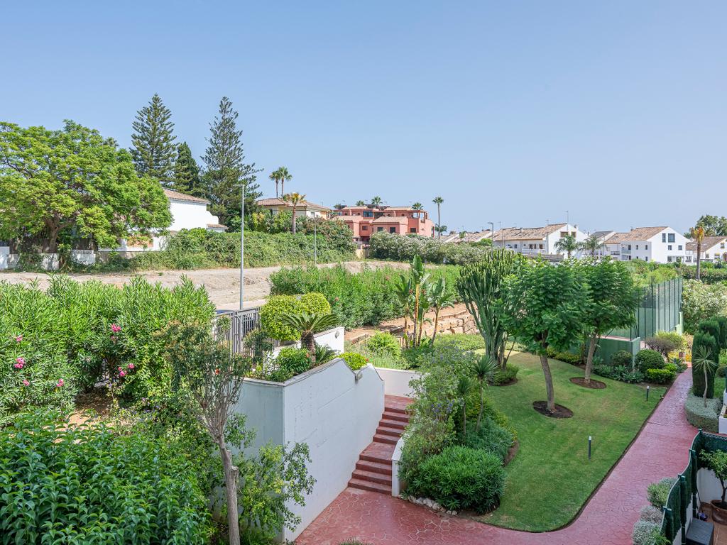Magnífico Apartamento de 3 Quartos Totalmente Remodelado em Guadalmina Alta - Image 31