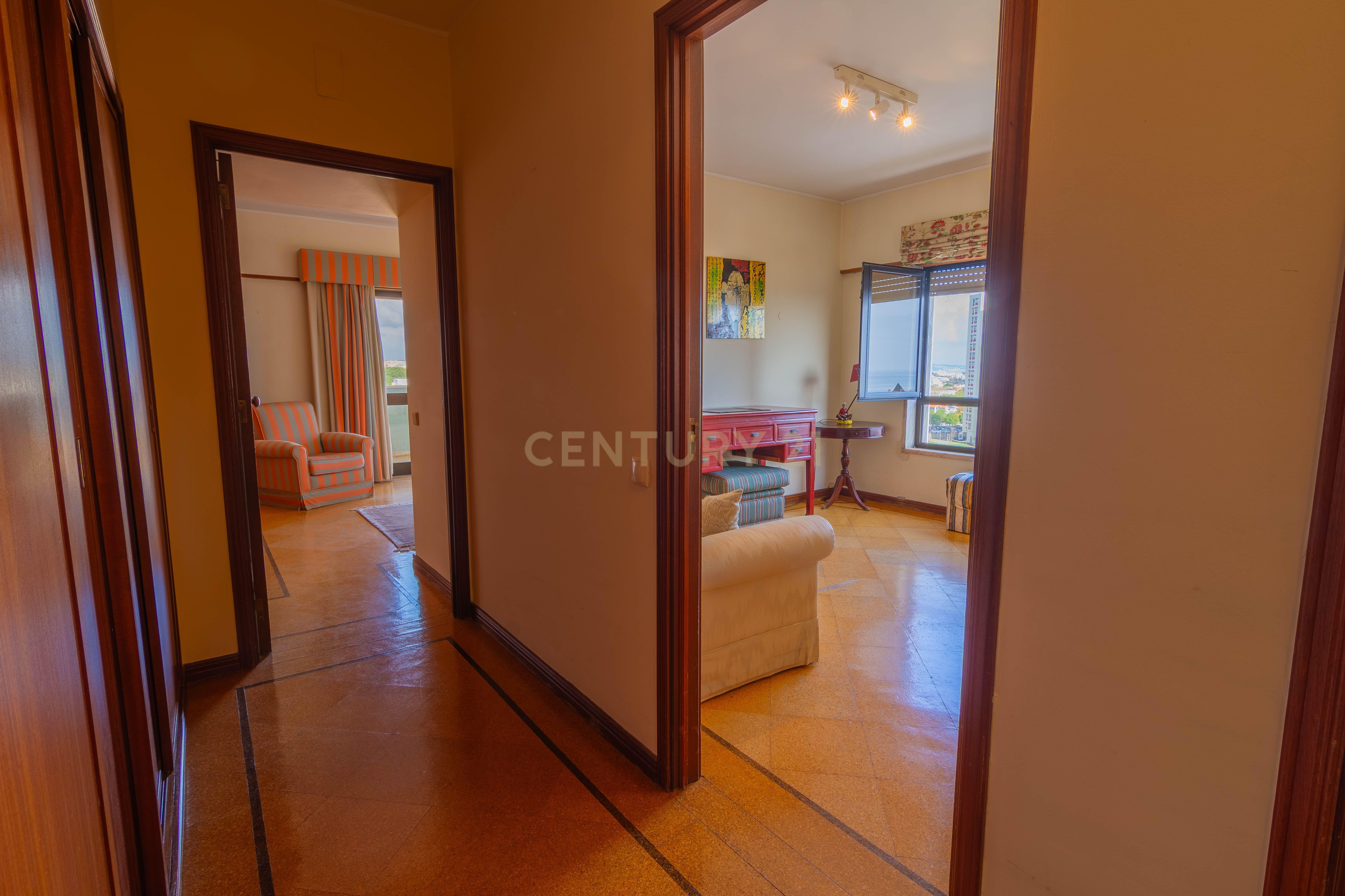 Apartamento T3 em Cascais com Vista Mar e Terraço - Image 19