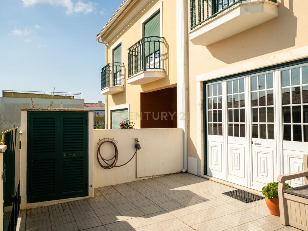 Moradia geminada em Torres Vedras - 4 Quartos e 3 Casas de Banho - Image 5