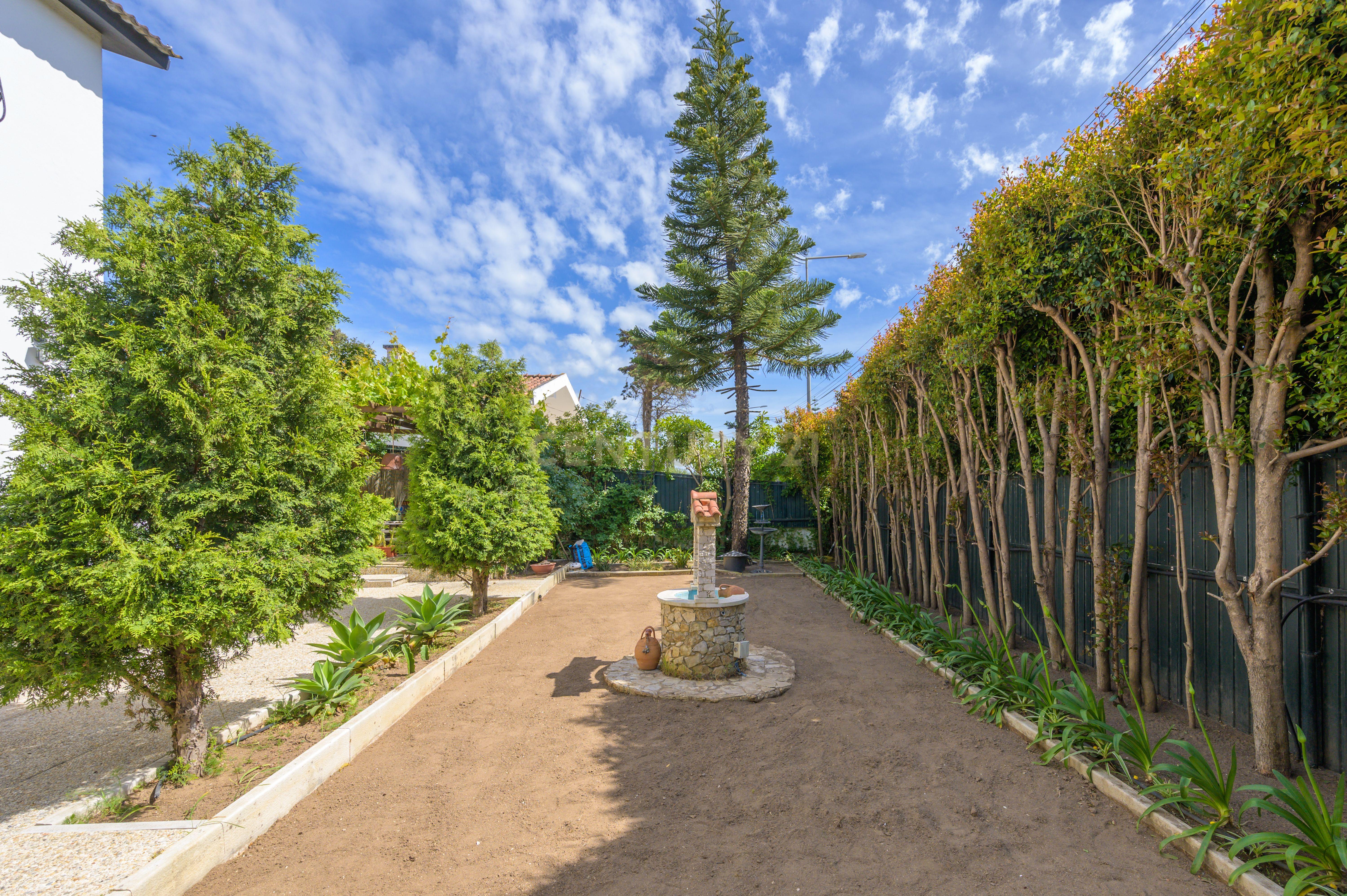 Fotografia 5 de Moradia T4 com Jardim no Cobre Cascais