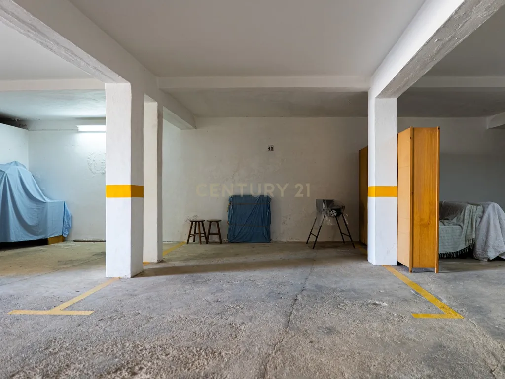 Apartamento com Vista Piscina em Condomínio Privado – VILAMAR (Porches, Algarve) - Image 21