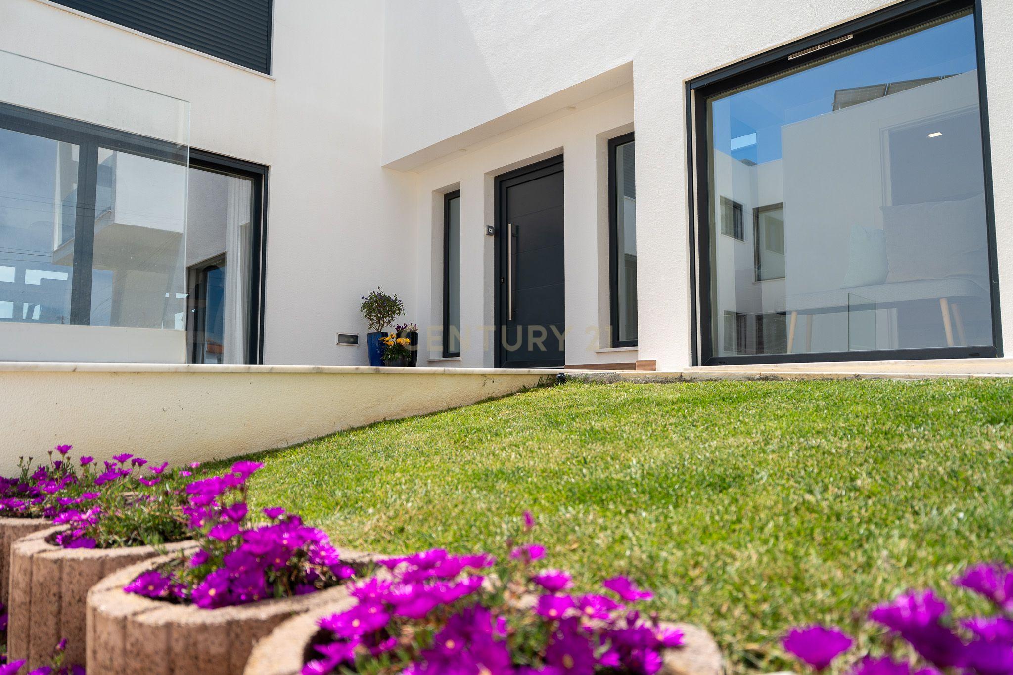 Oportunidade Única em Ribamar – Vista Mar, Qualidade e Localização de Excelência - Image 13