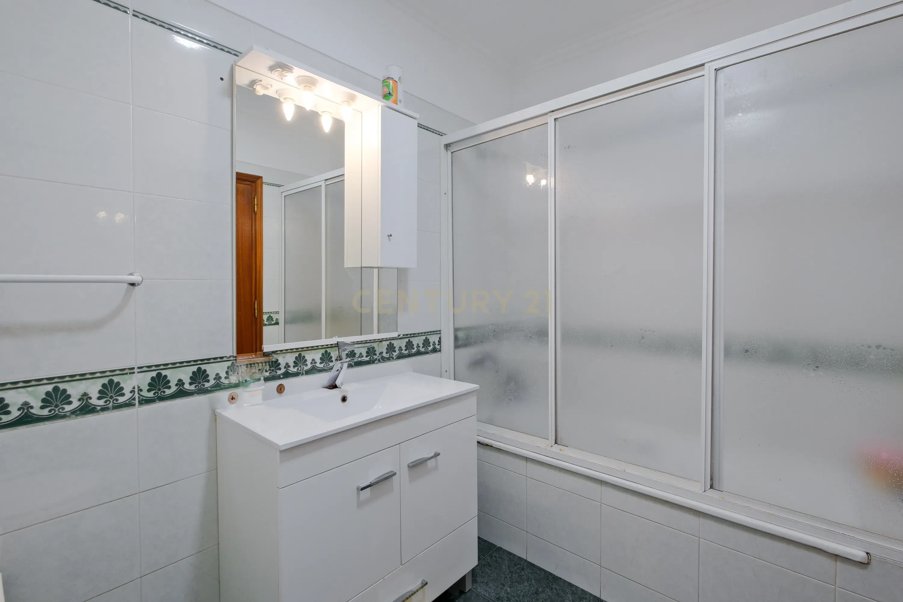 Duplex em Lisboa, Sintra: Espaço e Conforto com Vista Serra Sintra - Image 39